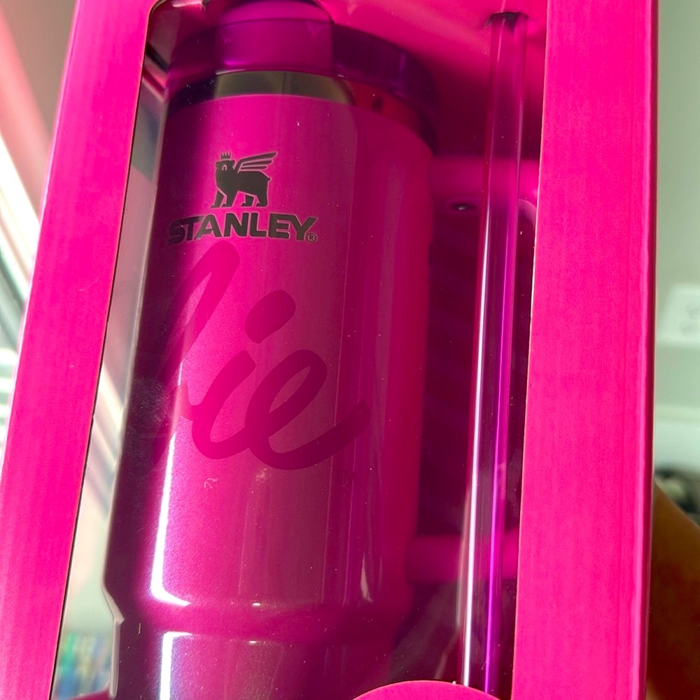 💕 STANLEY x BARBIE ICON PINK 30oz FLOWSTATE QUENCHER TUMBLER *FREE STICKERS* - Picture 4 of 7